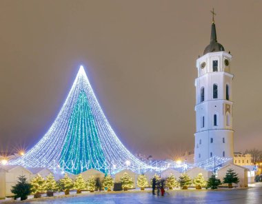 Vilnius. Noel ağacı.