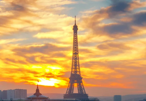 파리입니다. 에펠 탑에서 일몰. — Stock Fotó