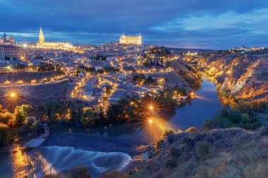 Toledo. Şehrin havadan görünümü.