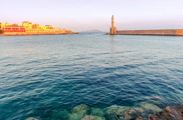 Chania. Lighthouse in the old harbor. — Stock Photo, Image