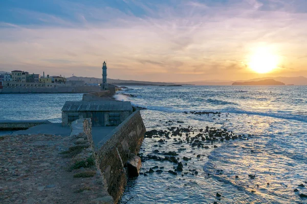 Chania. Starego portu na zachód słońca — Zdjęcie stockowe