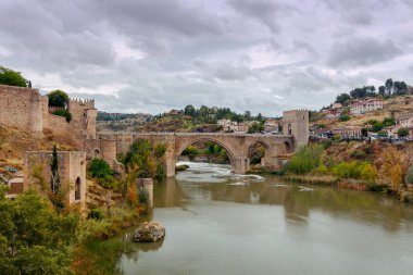 Toledo. Alcantara Köprüsü.