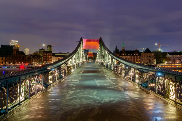Frankfurt am Main. Gyalogos híd. — Stock Fotó