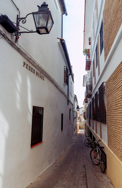 Cordoba. Eski dar şehir sokak.