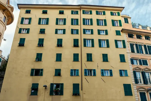 Traditional architecture in Genoa. — Stock Photo, Image