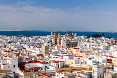 Cadiz. Şehrin havadan görünümü.