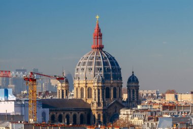Paris mi? Şehrin havadan görünüşü.