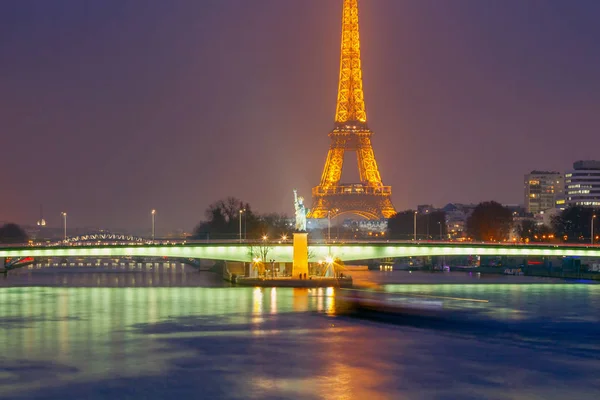 パリ。自由の女神像. — ストック写真