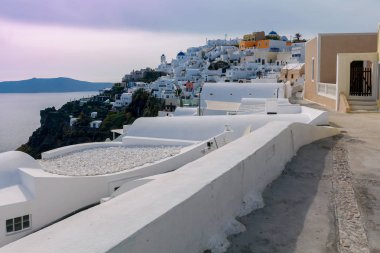 Fira. Santorini geleneksel mimarisi.