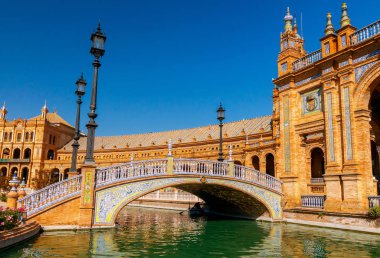 Seville. İspanyolca kare ya da Plaza de Espana.