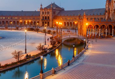 Seville. İspanyol Meydanı.