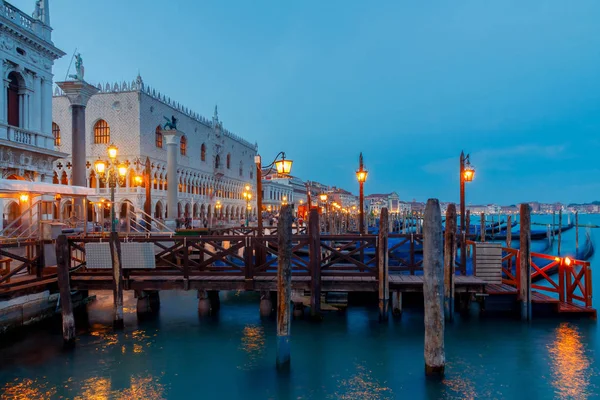 Venice. City embankment at sunset. — Stock Photo, Image