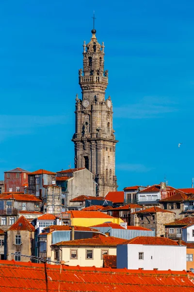 Porto. Tower Torre dos Clerigush. — Stockfoto