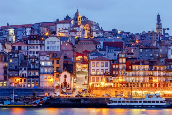 Porto. Quay à noite . — Fotografia de Stock