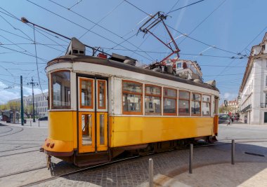 Lisbon. Eski tramvay.