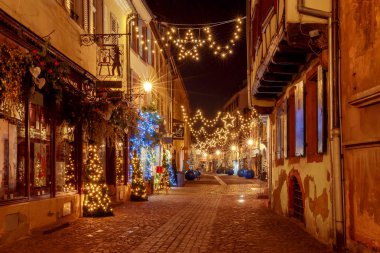 Noel arifesinde şehir Colmar Fransız.