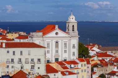 Lisbon. Şehrin havadan görünümü.