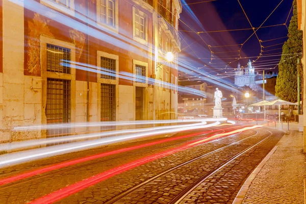 Lissabon. Gamla gatan nattetid. — Stockfoto