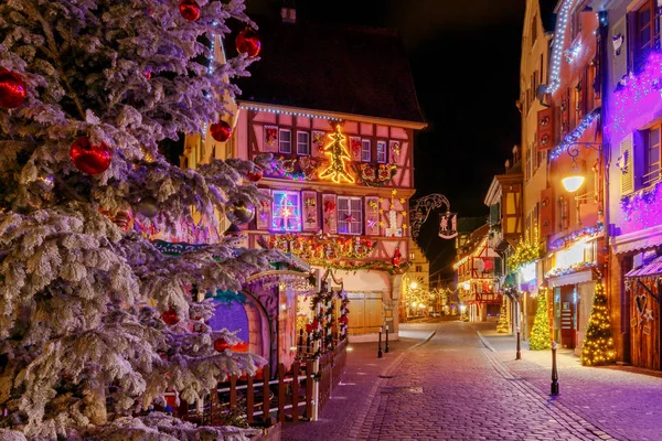 Ciudad francesa Colmar en Nochebuena . — Foto de Stock