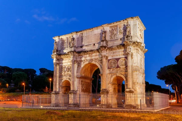 Рим. Триумфальная арка Константина . — стоковое фото