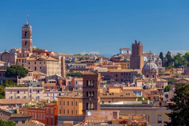 Roma. Aventine tepesinden şehrin manzarası.