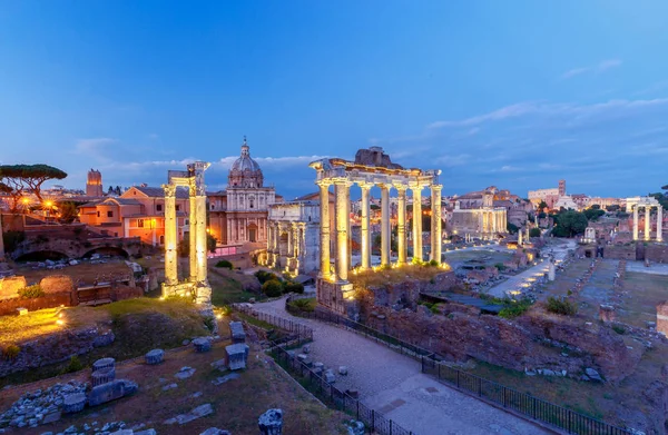 Roma. Foro Romano al tramonto . — Foto Stock