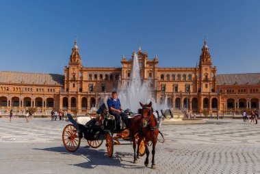 Seville. İspanyolca kare ya da Plaza de Espana.
