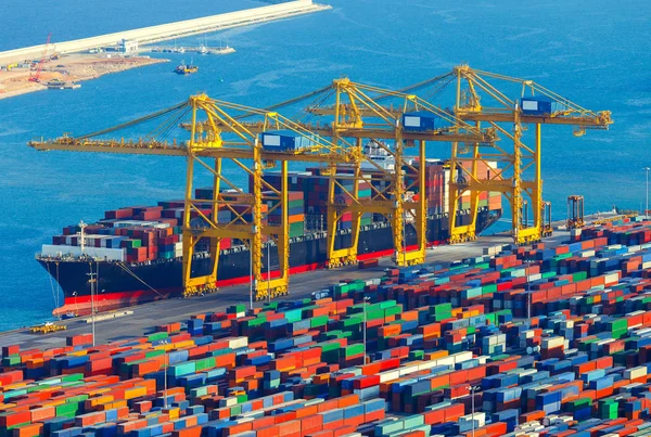 Barcelona. Seaport görünümünü.