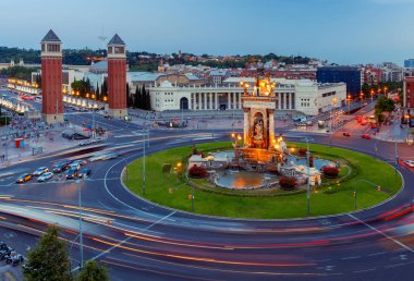 Barcelona. Gün batımında İspanya Meydanı.