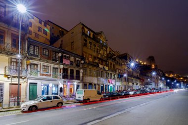 Porto. Eski sokak.