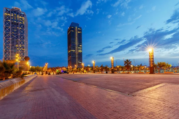 Barcelona. Şafakta Olimpiyat Girişi.