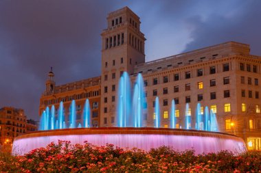 Barcelona. Geceleri kare Catalunya.