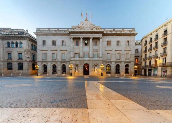 Barcelona. Plaza de San Jamess al amanecer . — Foto de Stock