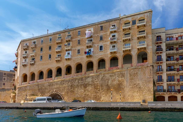 Valletta. The old harbor and port. — Stock Photo, Image
