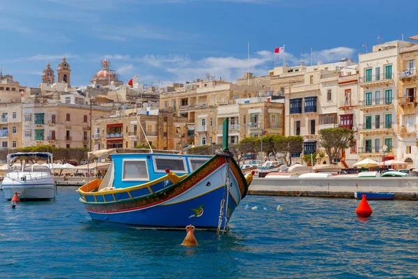 Valletta. Eski liman ve liman.