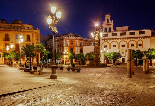 Sevilla. Plaza de la Virgen los Reyes.