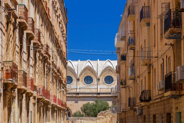 Valletta. Eski ortaçağ sokağı.