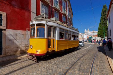 Lisbon. Eski tramvay.