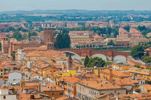 Verona. A légi felvétel a város. — Stock Fotó