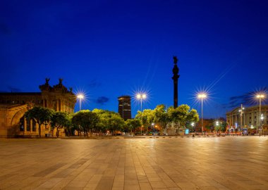 Barcelona. Christopher Columbus anıt günbatımı üzerinde.