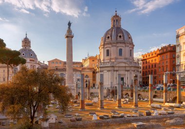 Roma. Gün batımında roman Forum.