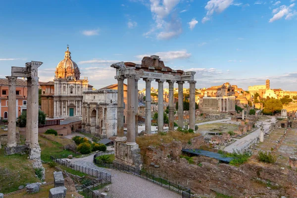 Roma. Fórum Romano ao pôr-do-sol . — Fotografia de Stock