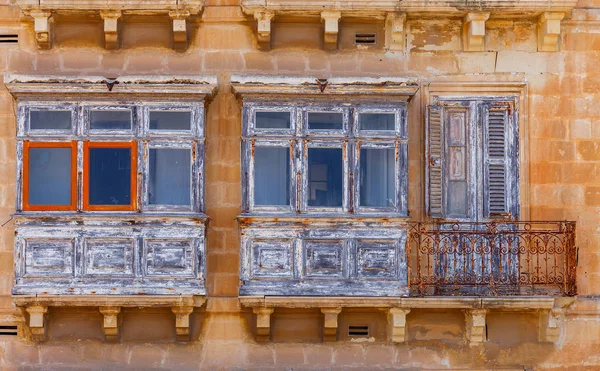 Malta. Kahrolsun geleneksel balkon.