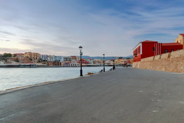 Chania. Den gamla venetianska hamnen. — Stockfoto