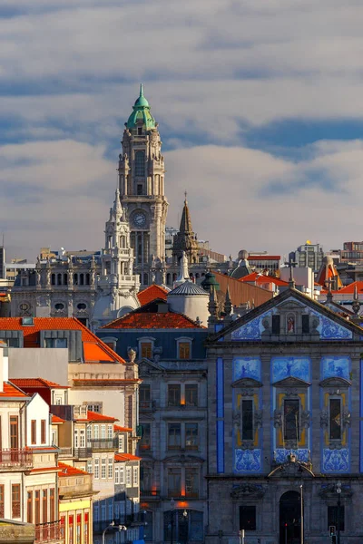 Oporto. Torre Torre dos Clerigush . — Foto de Stock