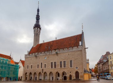 Tallinn. Town Hall Meydanı.