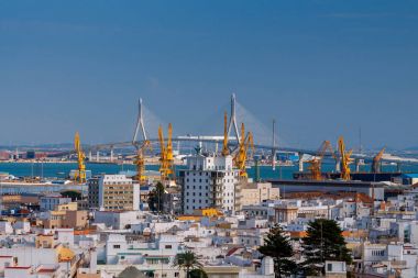 Cadiz. Köprü Anayasanın.