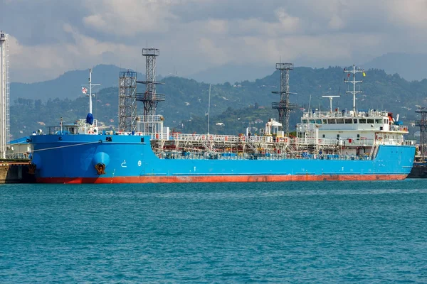 Batum. Rıhtımın tanker.