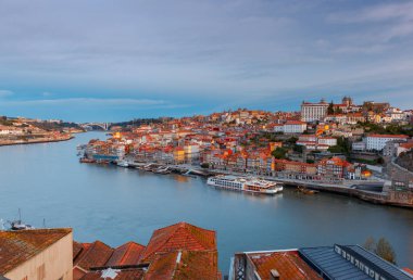 Porto. Şehrin havadan görünümü.