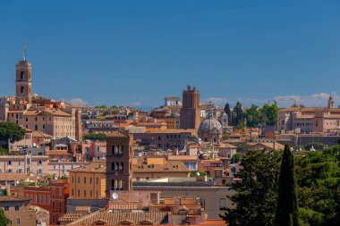 Roma. Aventine tepesinden şehrin manzarası.